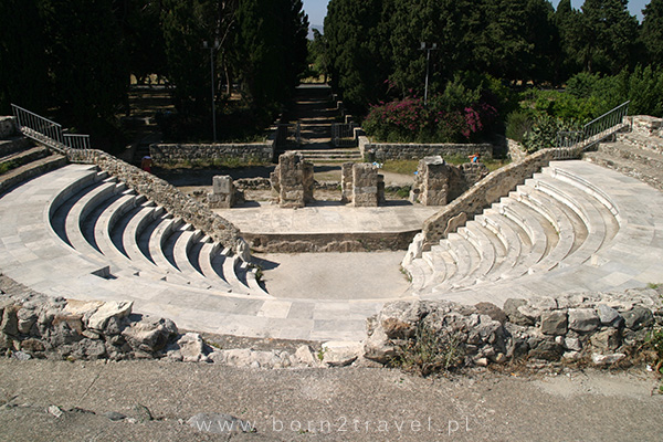 Pozostałości starożytnego rzymskiego Odeonu.