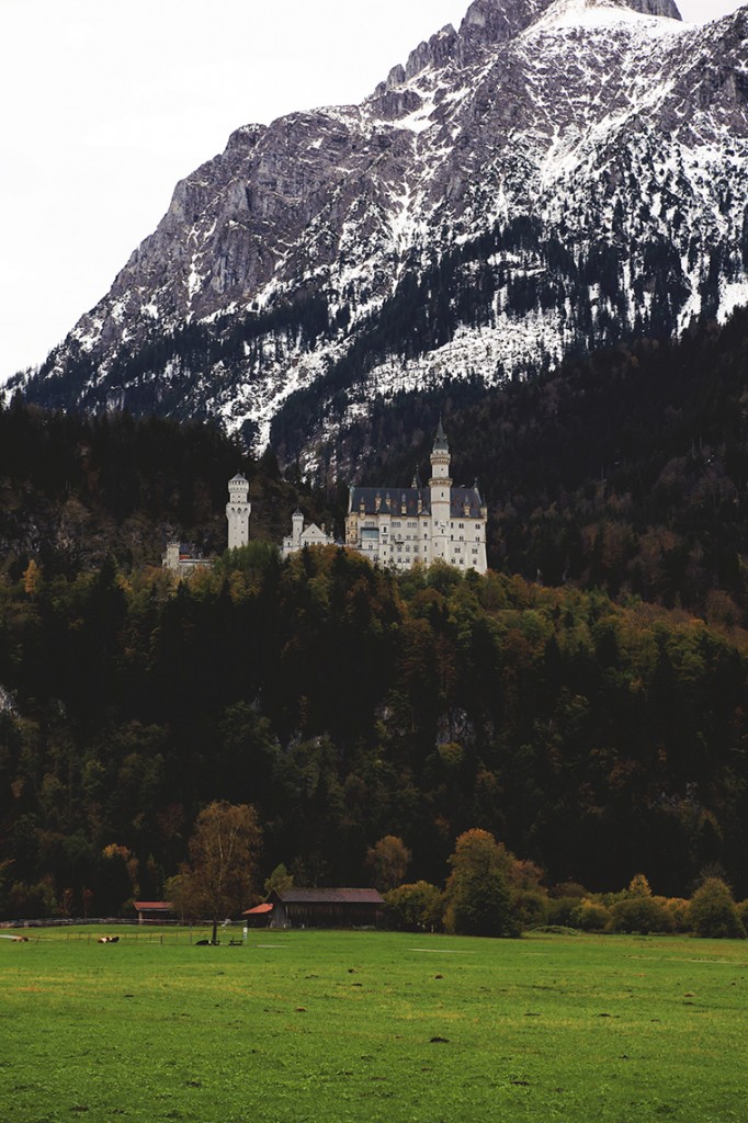 Zamek Neuschwanstein. Zdjęcie zrobione przy naprawdę konkretnym zoomie.