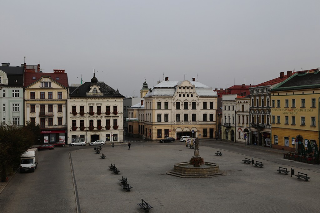 Widok na Rynek z okien Ratusza.