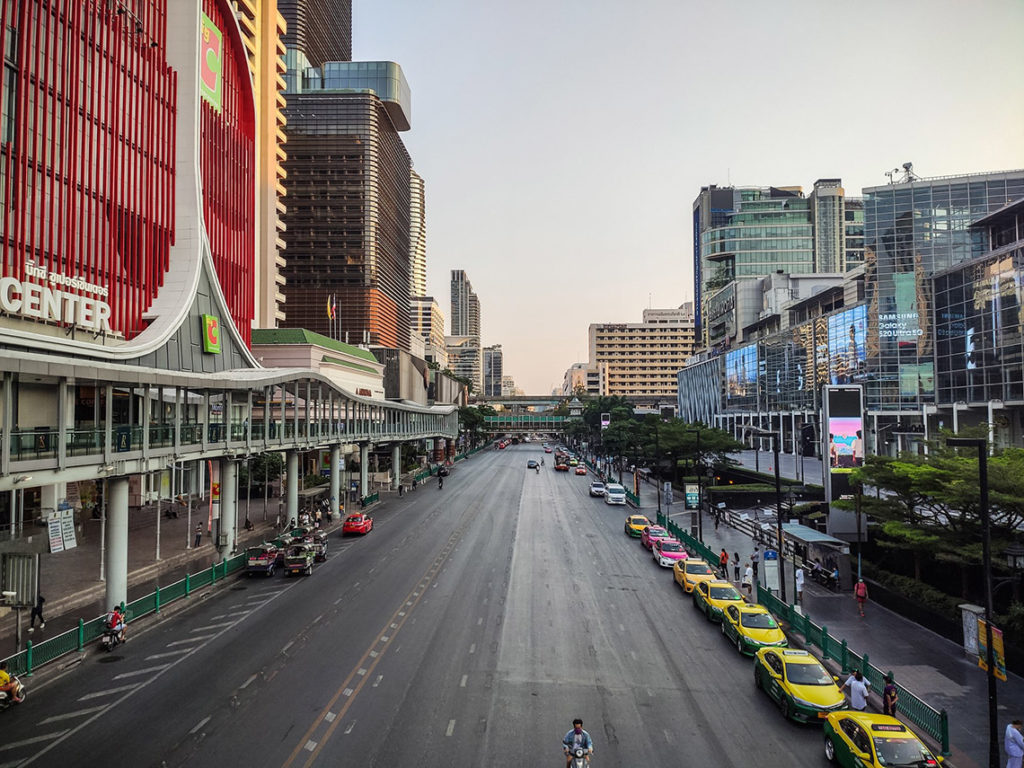 Bangkok - Ratchadamri Road, kwiecień 2020. Fot. W Środku Nigdzie - Michal Burchart