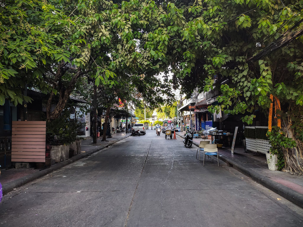 Bangkok - Ram Buttri Road, kwiecień 2020. Fot. W Środku Nigdzie - Michal Burchart