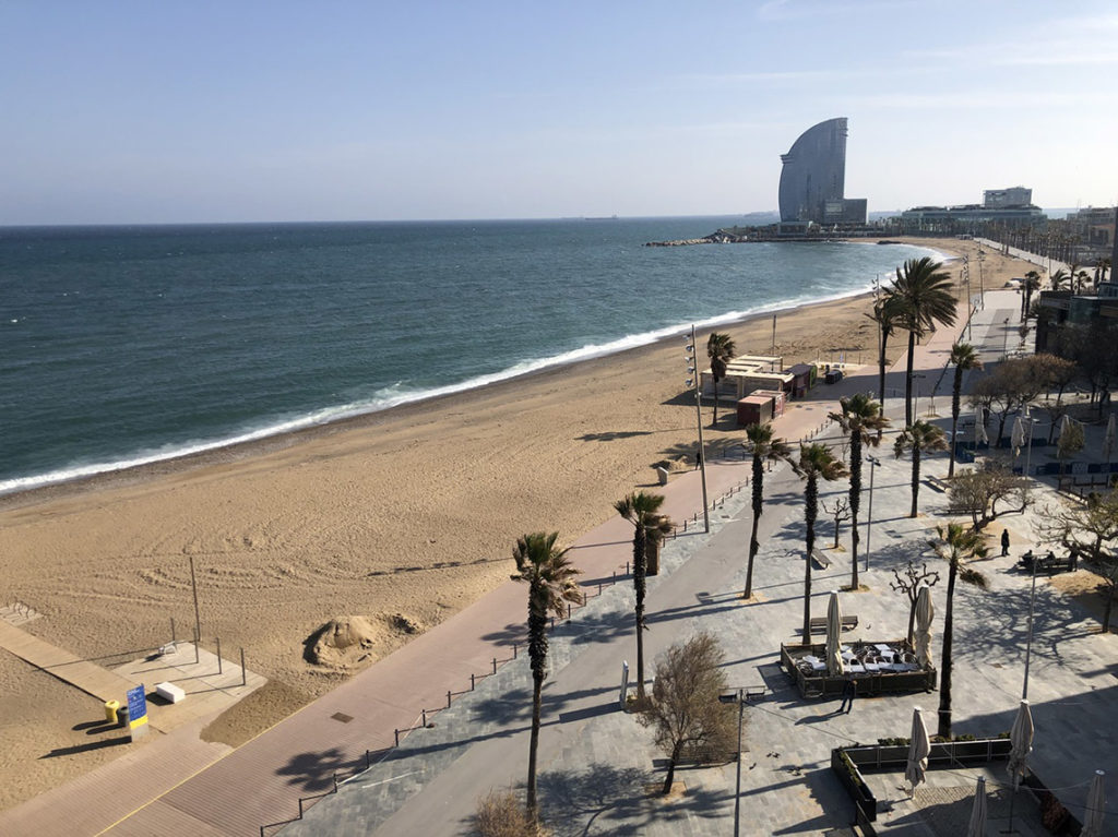 Barcelona - Playa de La Barceloneta, 23 marca 2020. Fot. Playa Media - https://www.playamedia.com/