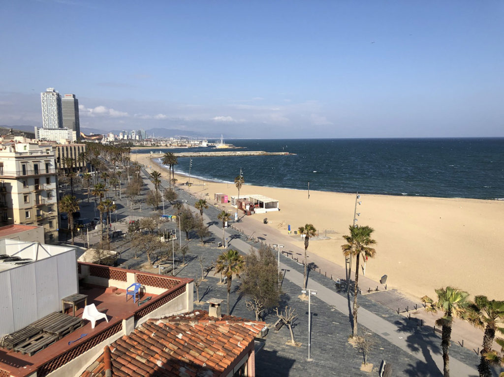 Barcelona - Playa de La Barceloneta, 23 marca 2020. Fot. Playa Media - https://www.playamedia.com/