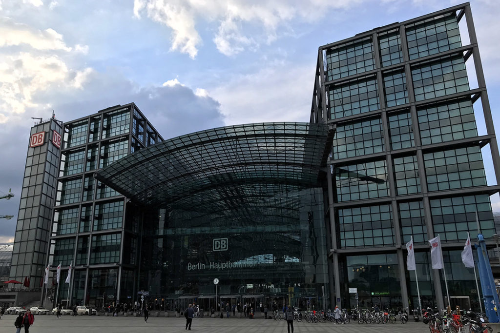 Berlin Hauptbahnhof - Dworzec Główny w Berlinie