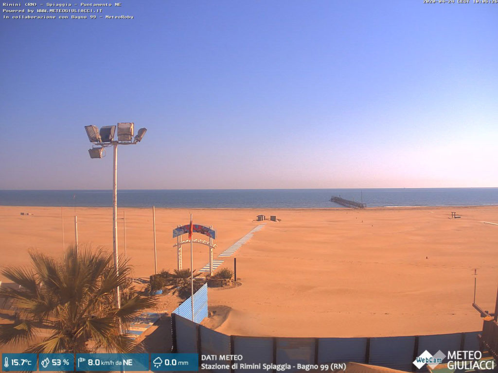 Rimini - screenshot z kamery na stronie MeteoGiuliacci.it, 24 kwietnia 2020, godz. 10:06. Źródło: https://www.meteogiuliacci.it/webcam-rimini