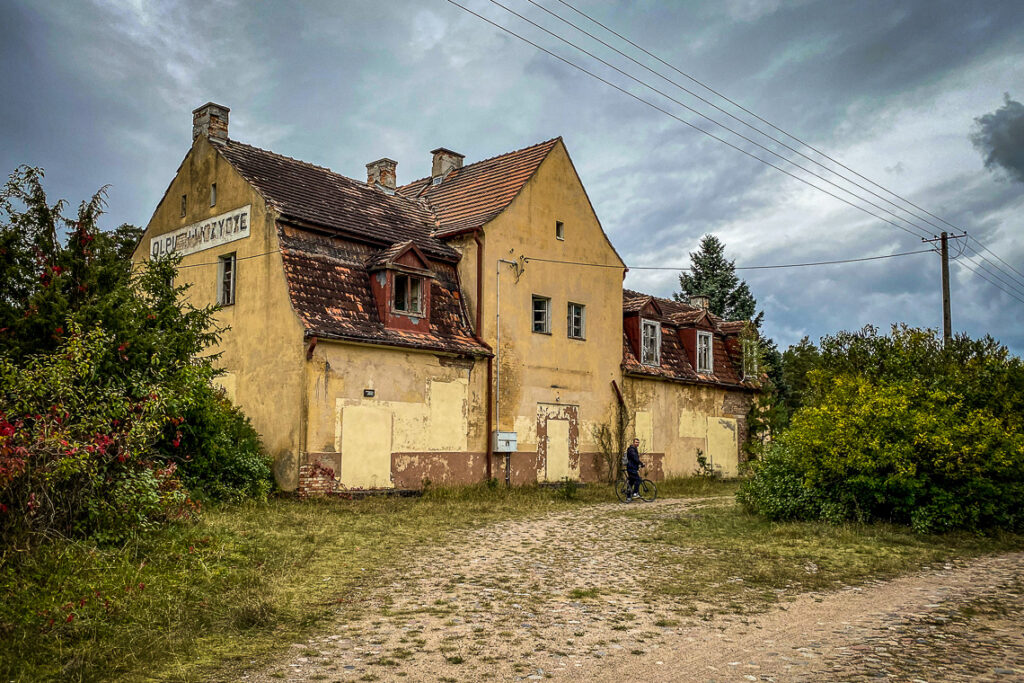 Opuszczona stacja kolejowa w Olpuchu