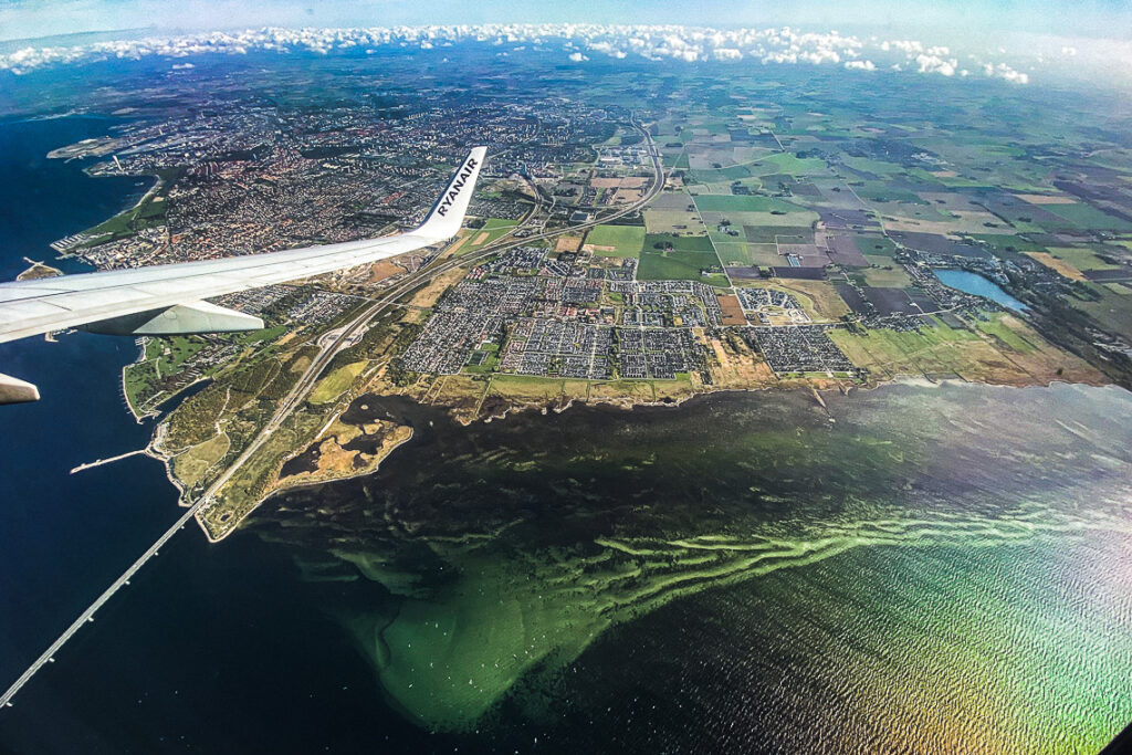 Widok na szwedzkie Malmö przed lądowaniem w Kopenhadze